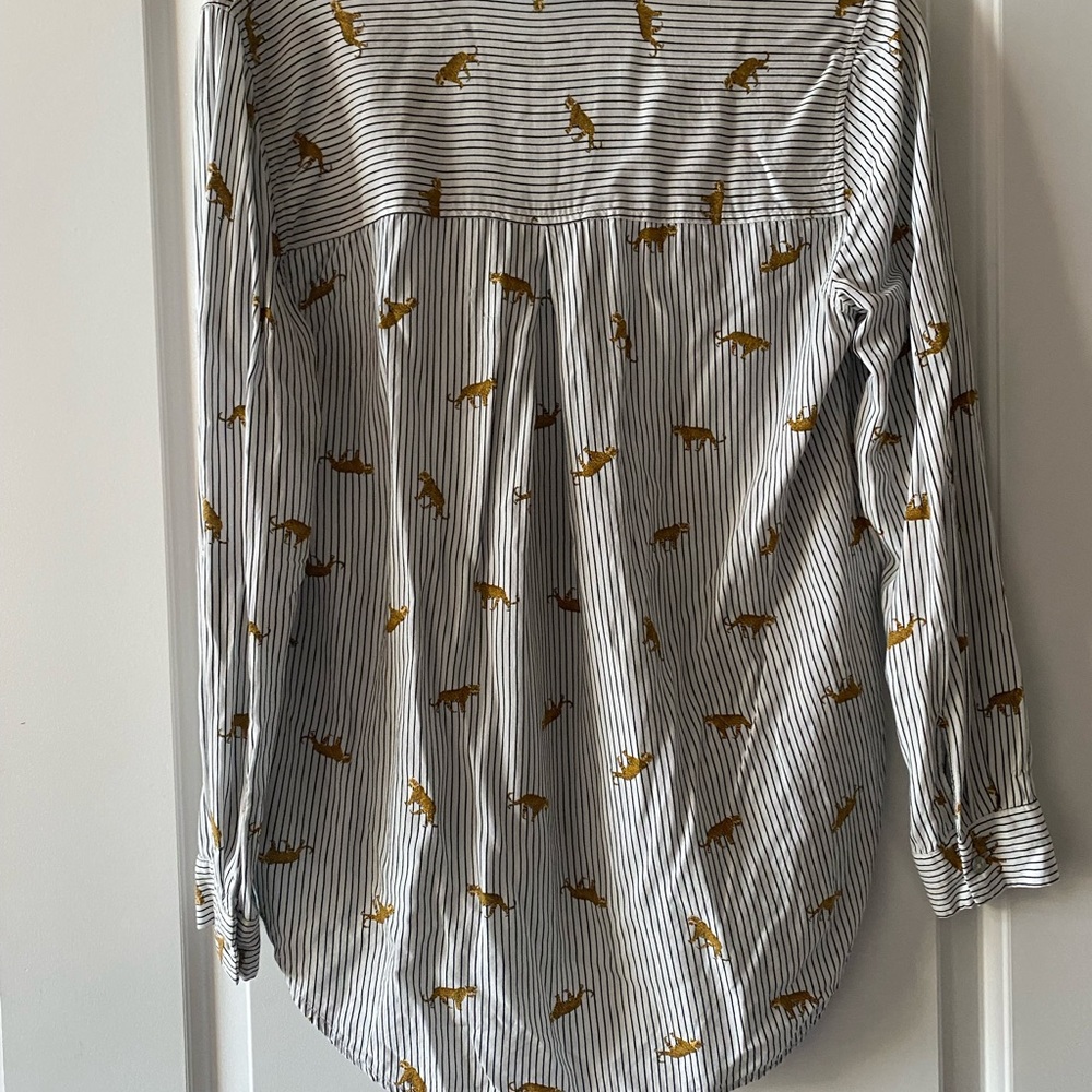 Leopard printed button down - Picture 2 of 3